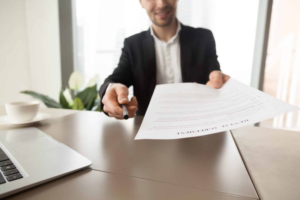 Transfert de contrat de travail : conditions et règles applicables